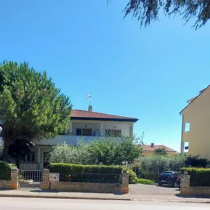 https://apartments-iskra.in-istria.net