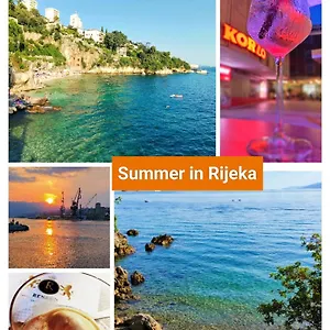 Guest house Center With Terrace, Rijeka